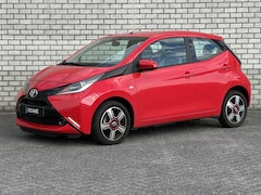 Toyota Aygo - 1.0 VVT-i x-play | All-Season banden | Dealer Onderhouden | Airco | Camera |