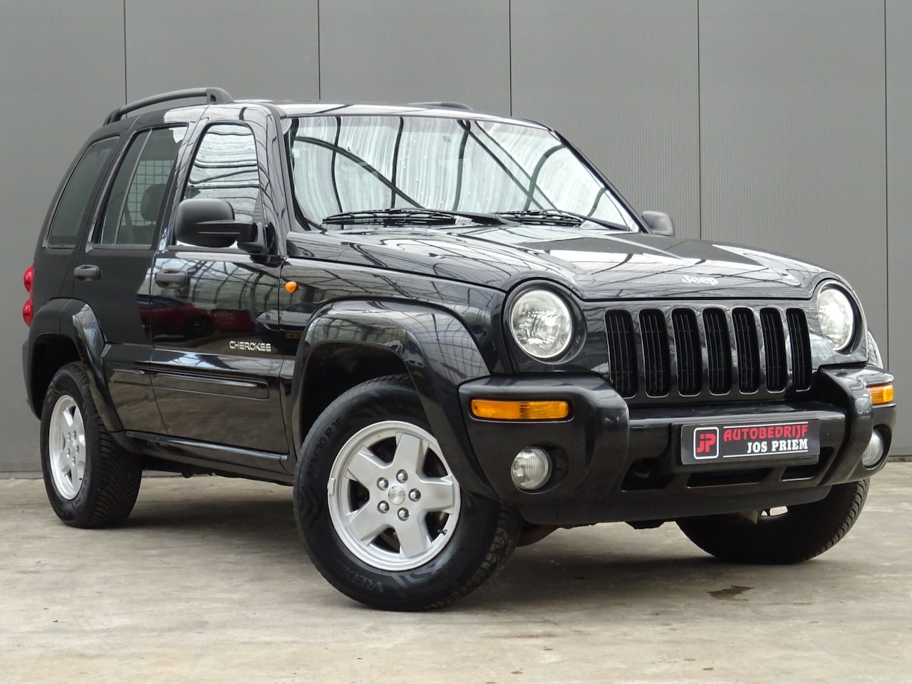 Jeep Cherokee - 3.7i V6 limted * LEER * TREKHAAK * 4 SEIZOENSBANDEN !! - AutoWereld.nl