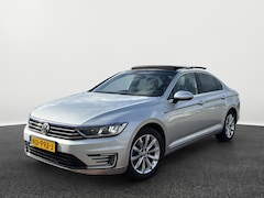 Volkswagen Passat - 1.4 TSI GTE Highline | 218Pk | SOH 80% | PHEV | Pano Dak | Trekhaak |