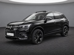 Volkswagen Tiguan - 1.5 272pk DSG eHybrid R-Line Edition · Panoramadak · Wegklapbare Trekhaak · Head-Up · Appl