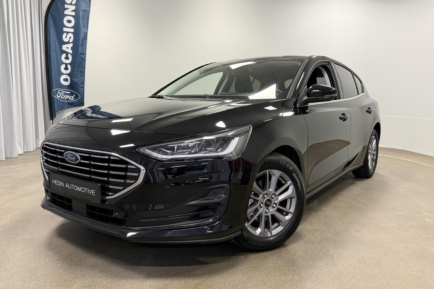 Ford Focus - 1.0 EcoBoost Titanium | Privacy Glass | Lichtmetalen Velgen | Climate Control - AutoWereld.nl