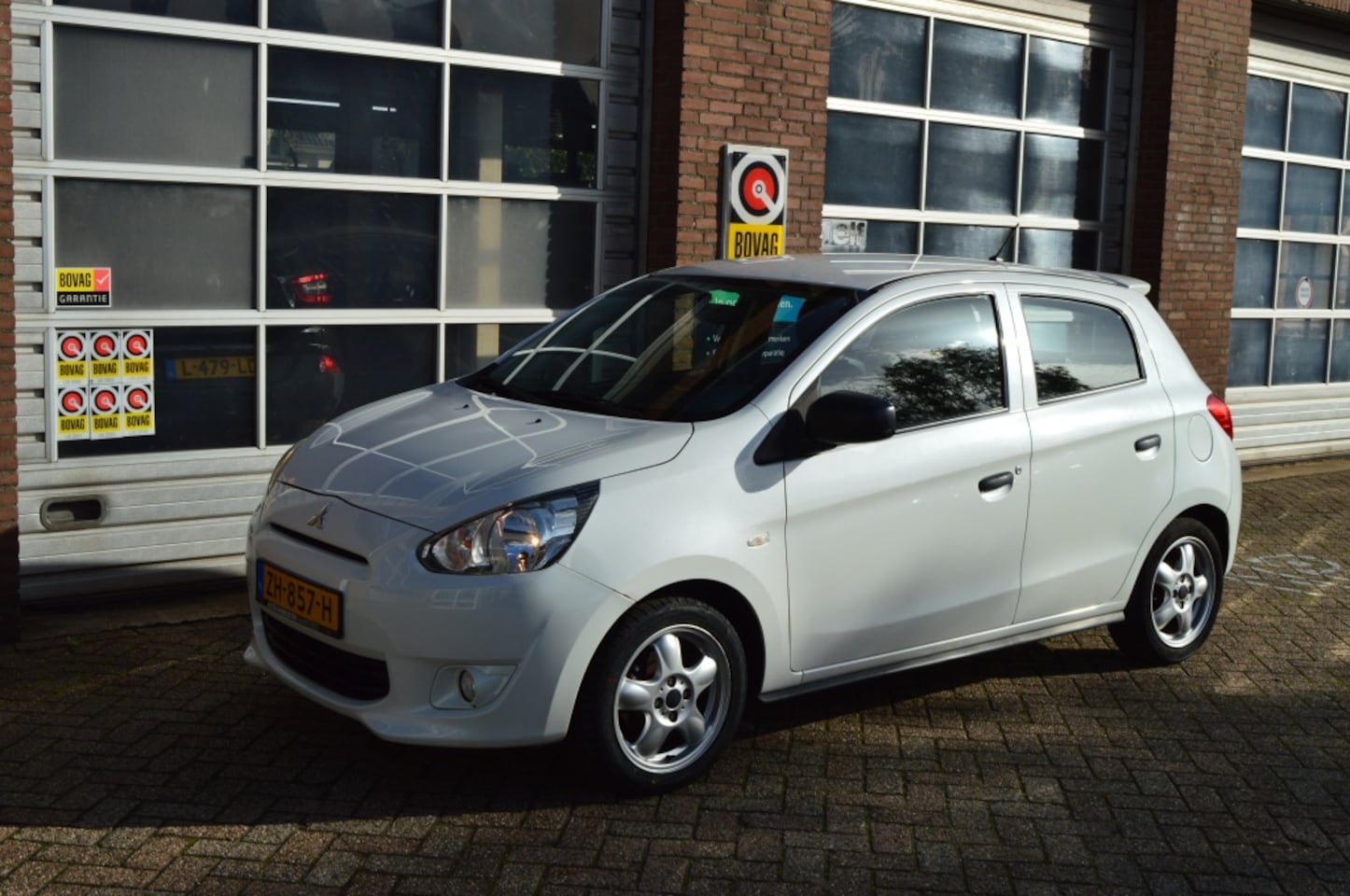 Mitsubishi Space Star - 1.0 Entry 1.0 Entry, Airco, Lichtmetalen velgen, Electrische ramen - AutoWereld.nl