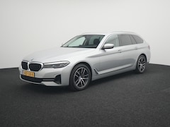 BMW 5-serie Touring - 520i High Executive AUTOMAAT | LEDER | TREKHAAK | NAVIGATIE | CAMERA | STOELVERWARMING | C