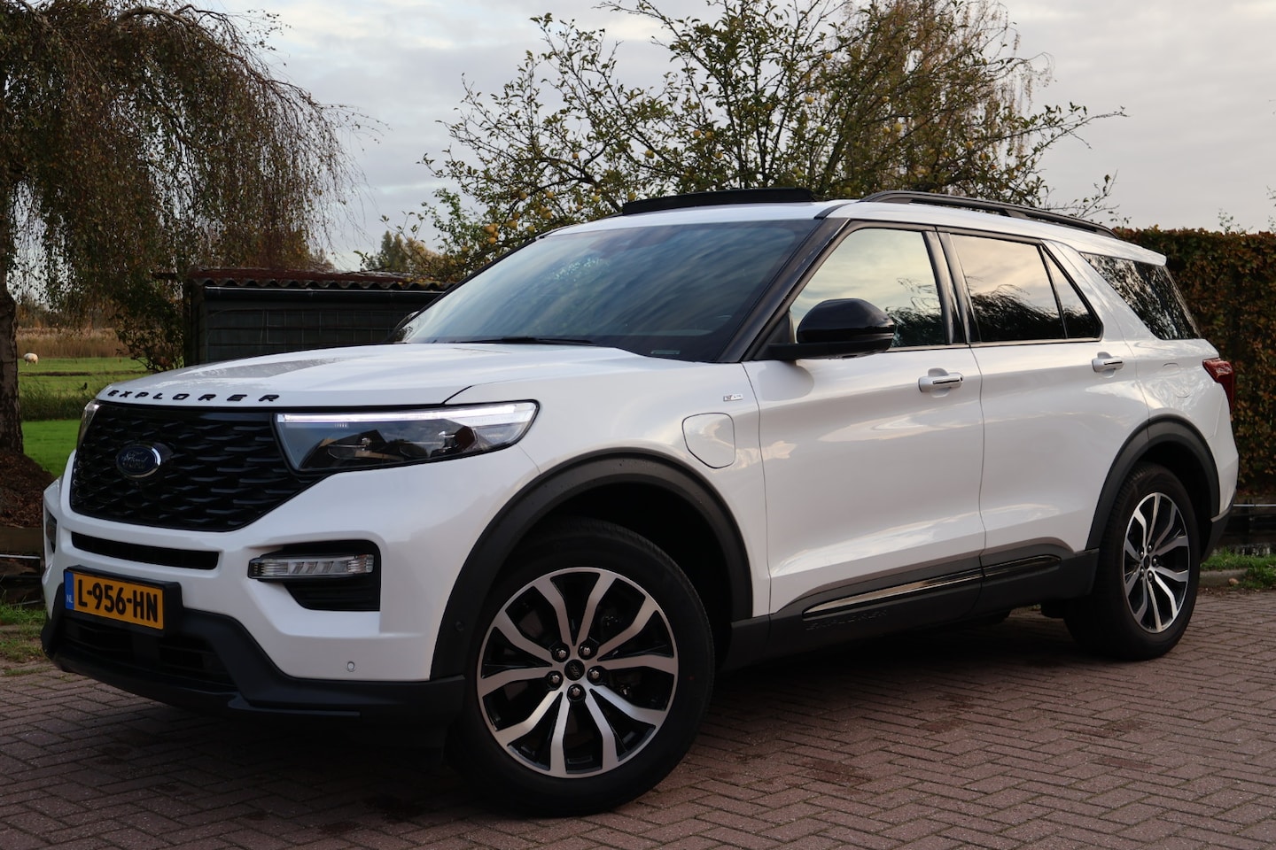 Ford Explorer - 3.0 V6 EcoBoost PHEV ST-Line |2de eig.|FULL OPTIONS|7persoons|2500kg TREKKKEN|Trekhaak|DLR onderhouden|457PK - AutoWereld.nl