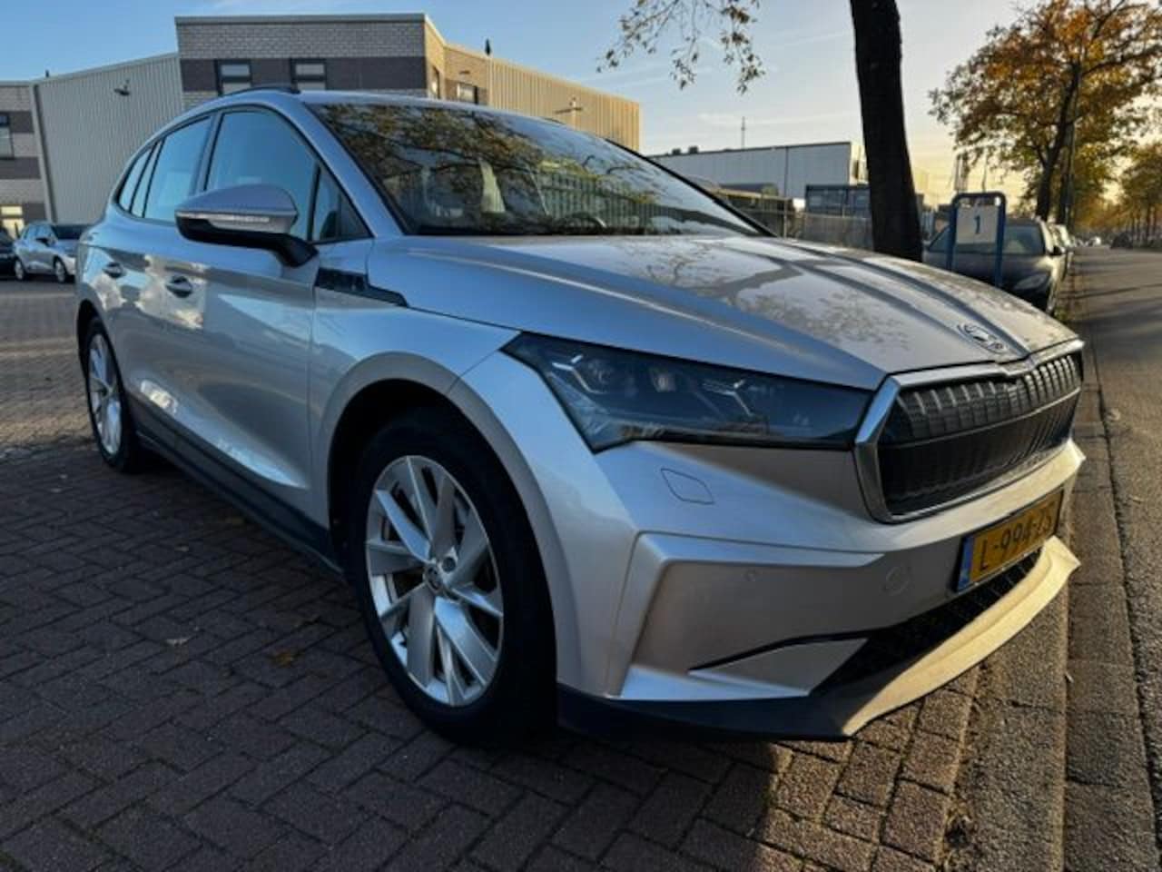 Skoda Enyaq iV - 60 1e Eigenaar SOH 91,6% Airco/ECC,Navigatie,Camera BTW Auto - AutoWereld.nl