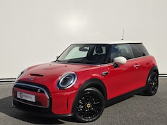 MINI Electric - Camden Edition 33 kWh Warmtepomp SOH 99% Snelladen NL Auto | Sportstoelen | Stoelverwarmin