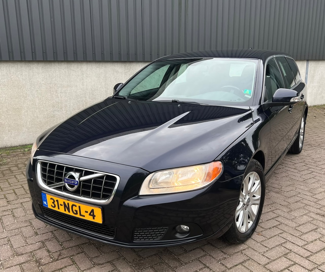 Volvo V70 - 2.0 D3 Kinetic Apk 09-2027 | Airco | nette auto | Rijdt goed - AutoWereld.nl