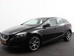 Volvo V40 - 2.0 T2 Ocean Race Climate Control Navigatie Lederen bekleding Parkeersensoren Trekhaak Lic