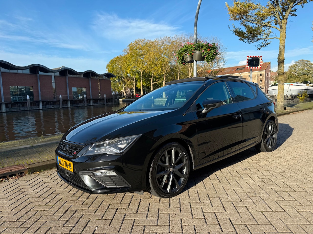 SEAT Leon ST - 2.0 TSI FR Business Intense_OPENDAK_NETTE AUTO - AutoWereld.nl