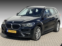 BMW X1 - sDrive20i High Executive M-PAKKET | CARPLAY | CAMERA | LED