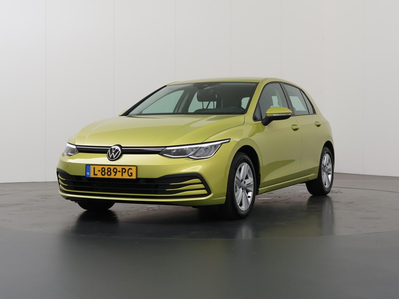 Volkswagen Golf - 1.0 eTSI Life | Automaat | Trekhaak | Navigatie | Cruise Control Adaptief | Parkeersensore - AutoWereld.nl