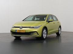 Volkswagen Golf - 1.0 eTSI Life | Automaat | Trekhaak | Navigatie | Cruise Control Adaptief | Parkeersensore