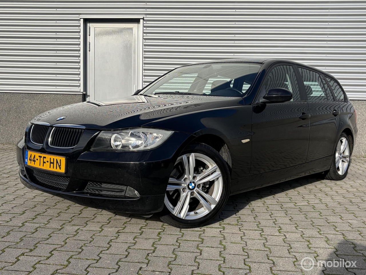 BMW 3-serie Touring - 320i Executive-Airco-Cruise-Carplay-Trekhaak - AutoWereld.nl
