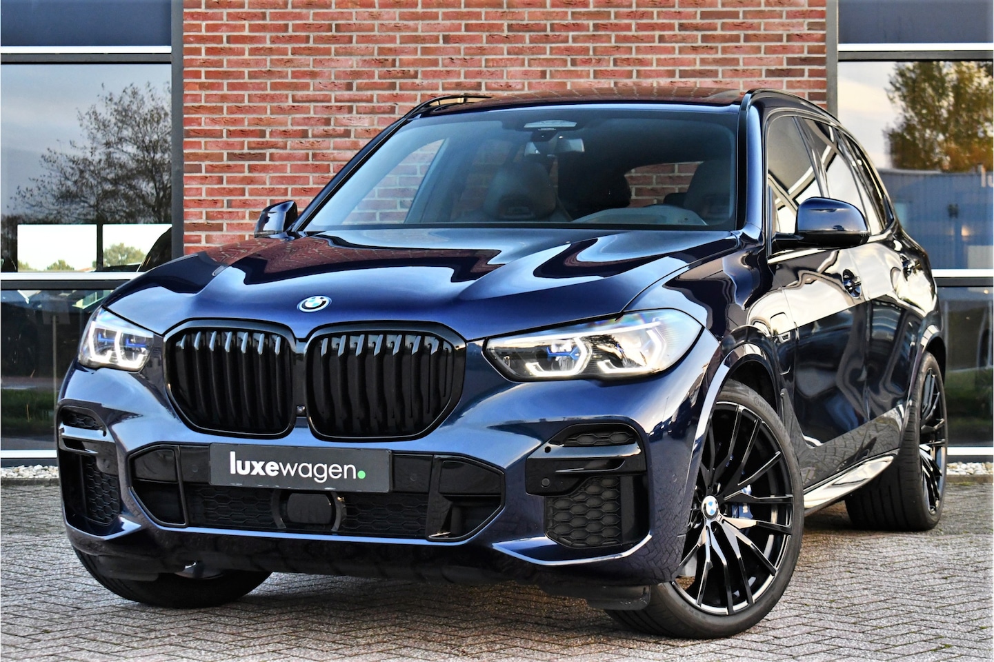 BMW X5 - xDrive45e M-Sport Skylounge M-zetels ACC 360 H/K Massage-Ventilatie 4WS 22inch - AutoWereld.nl