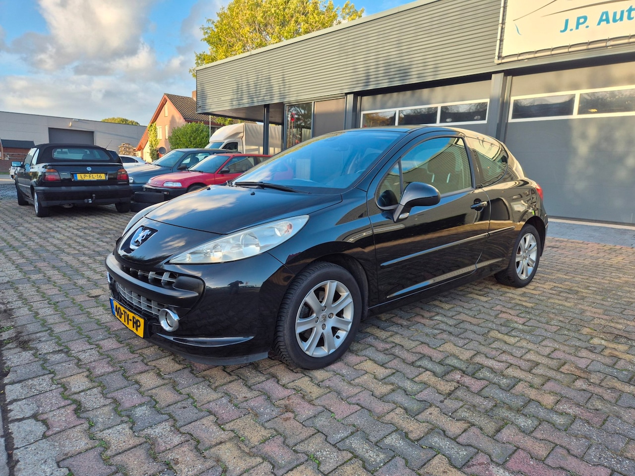 Peugeot 207 - 1.6-16V XS Pack NIEUWE APK PANO - AutoWereld.nl