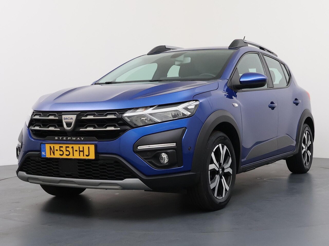 Dacia Sandero Stepway - TCe 100 Bi-Fuel Comfort | Parkeercamera | Navigatie | - AutoWereld.nl