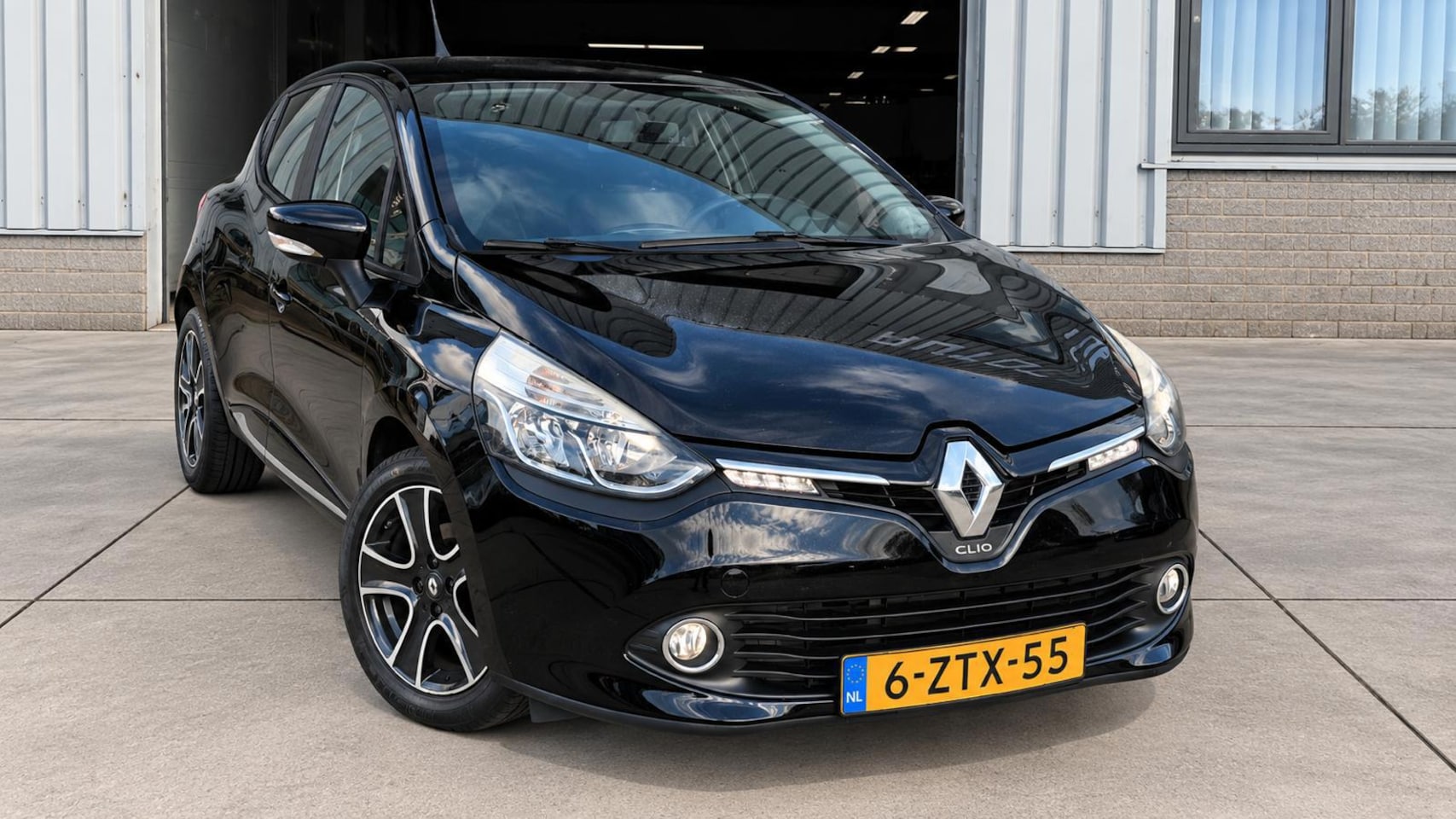 Renault Clio - 0.9 TCe Expression Airco+Navi+Nieuw Koppeilling - AutoWereld.nl