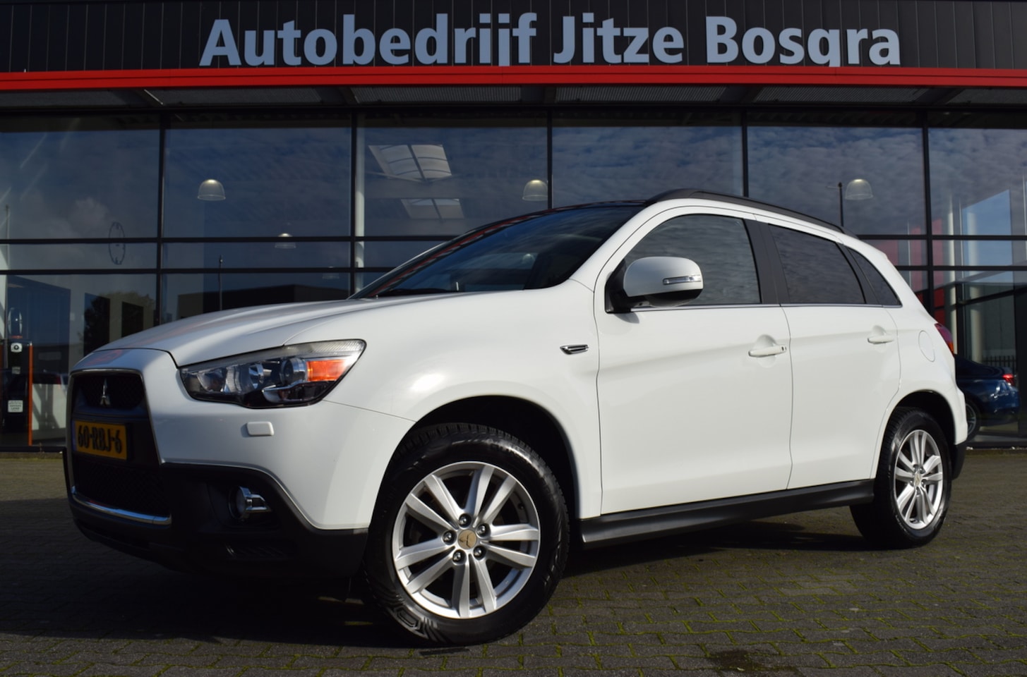 Mitsubishi ASX - 1.6 Intense ClearTec ECC | Panoramadak | Telefonie | Keyless | Trekhaak | Volledig Onderho - AutoWereld.nl