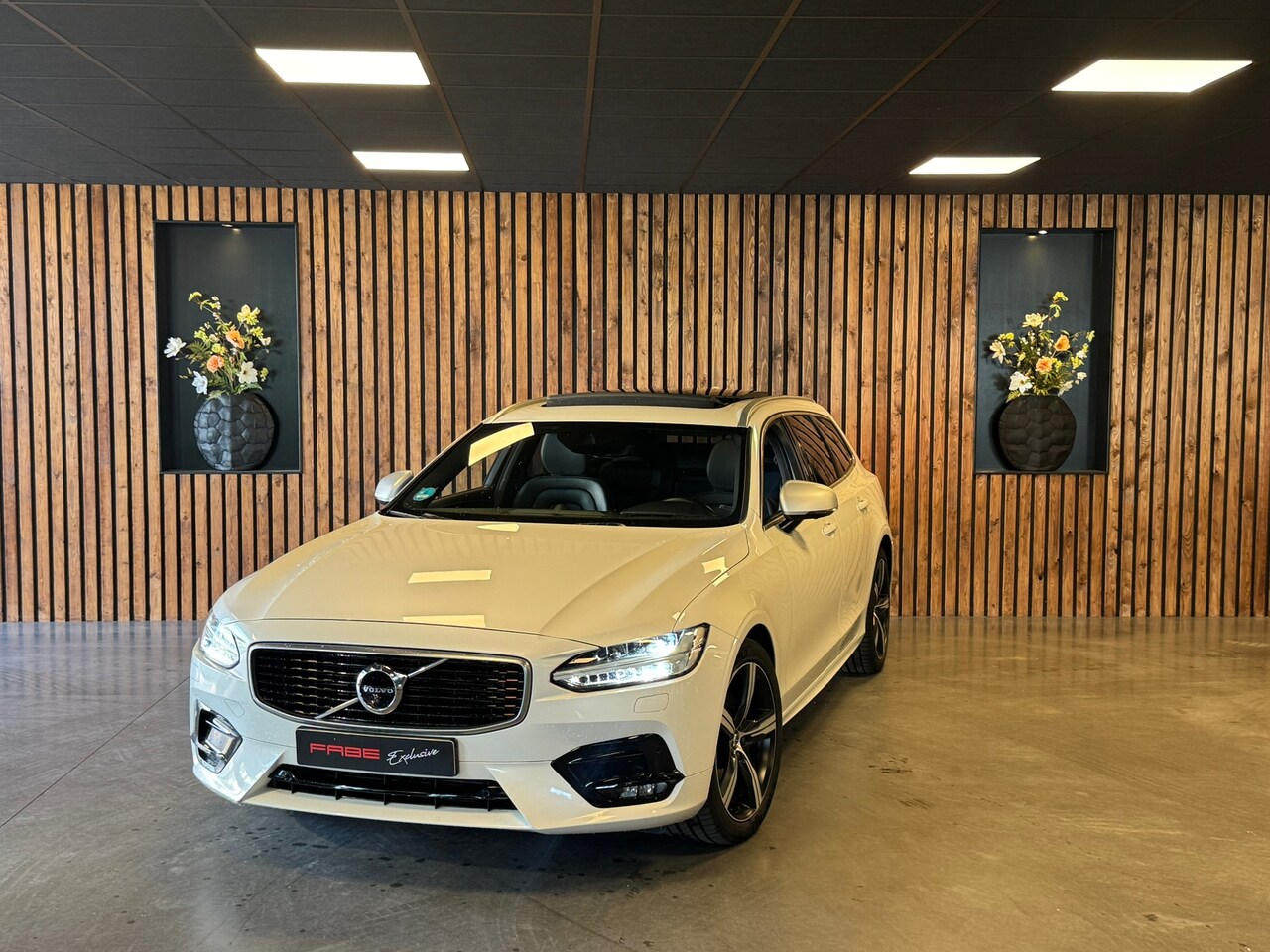 Volvo V90 - T6 Polestar l 360 camera l HUD l Luchtvering l Bowers l Memory - AutoWereld.nl