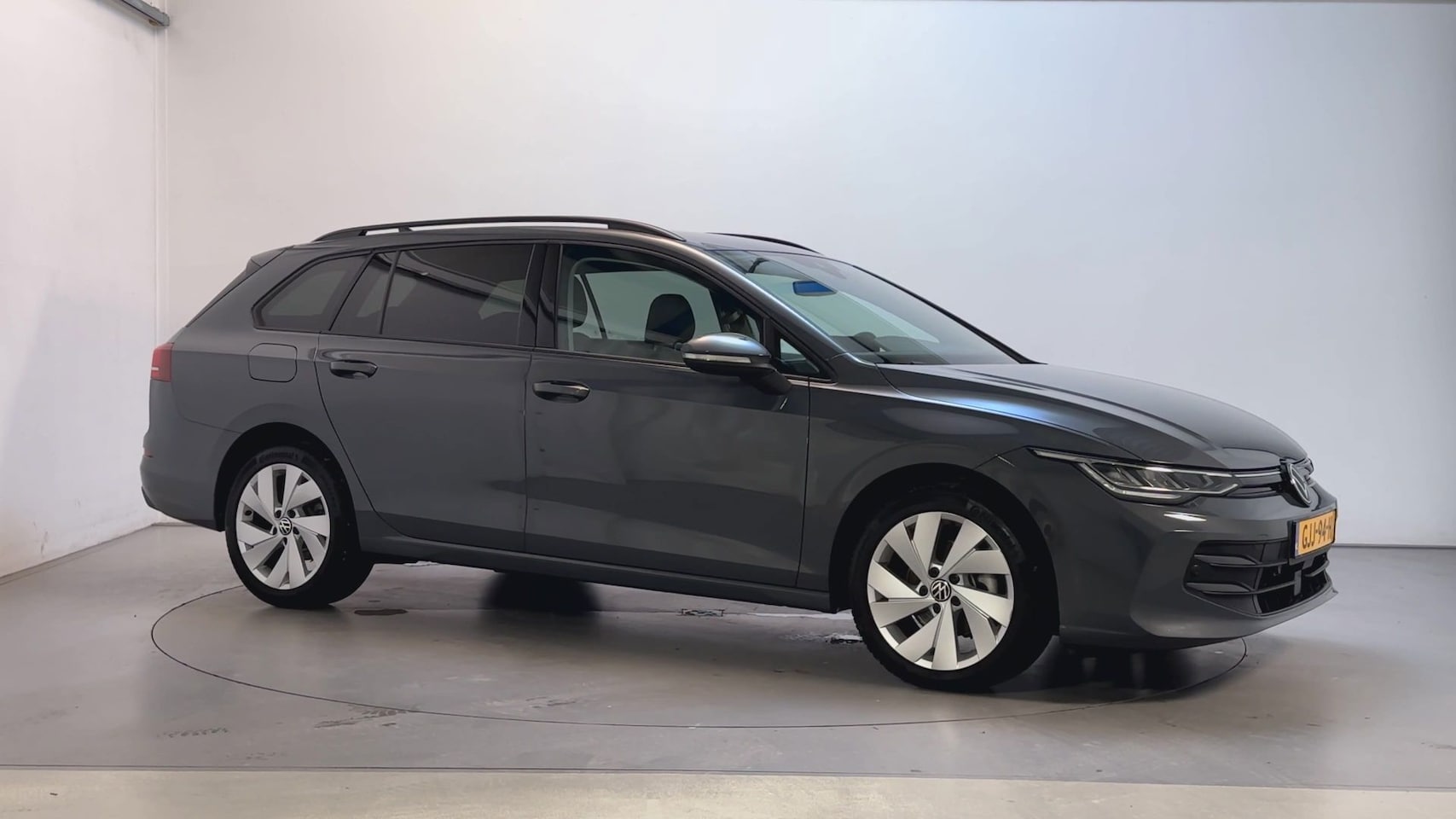Volkswagen Golf Variant - 1.5 TSI Life Business Alcantara Sfeerverlichting Stoelverwarming Navigatie - AutoWereld.nl