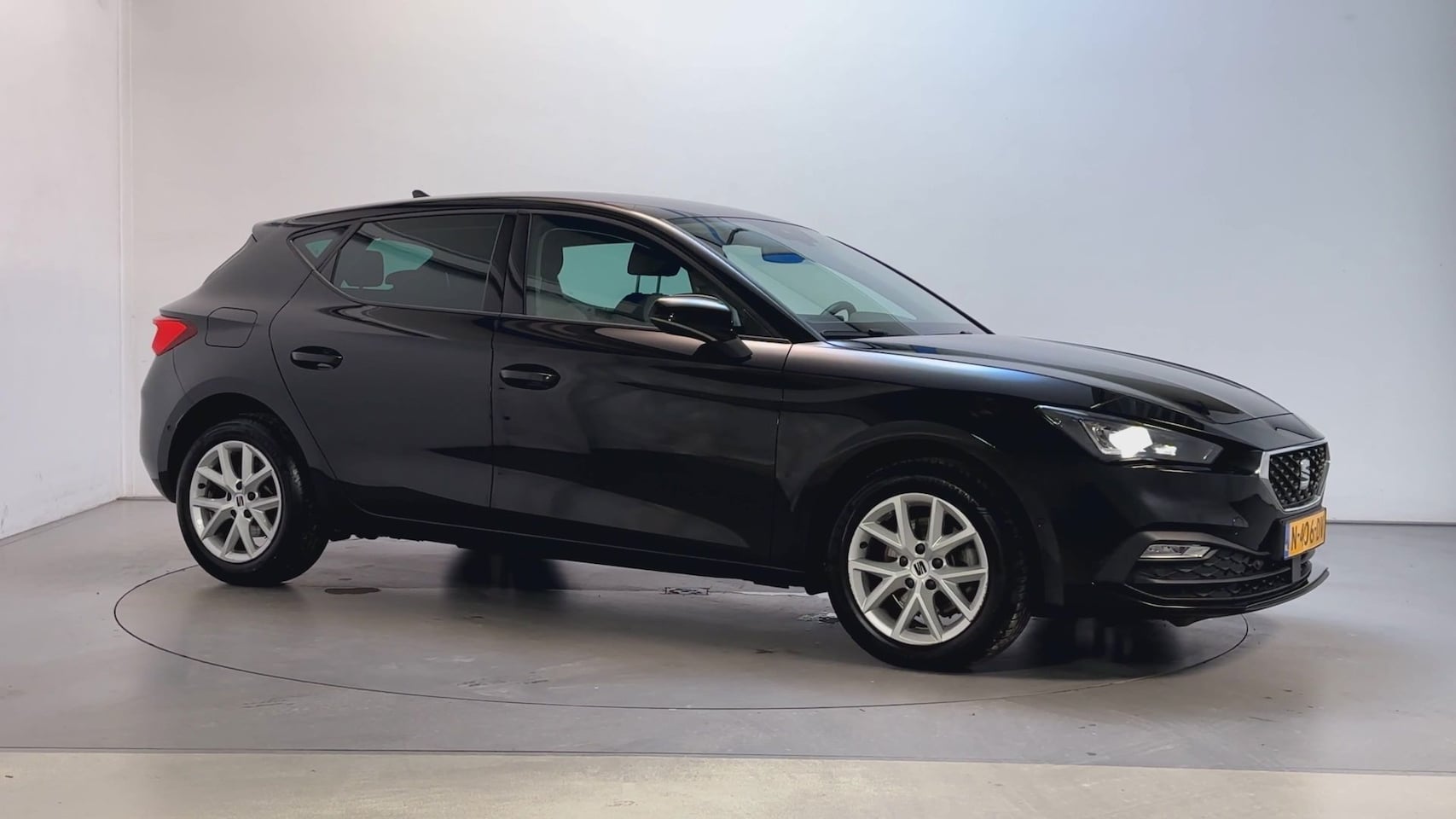 SEAT Leon - 1.0 TSI Style Business Intense Camera Navigatie App-Connect DAB+ - AutoWereld.nl