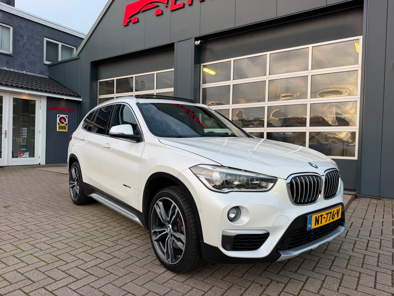 BMW X1 - XDrive25i Centennial High Executive / Pano / Head-Up / Camera / Harman Kardon / Trekhaak / - AutoWereld.nl