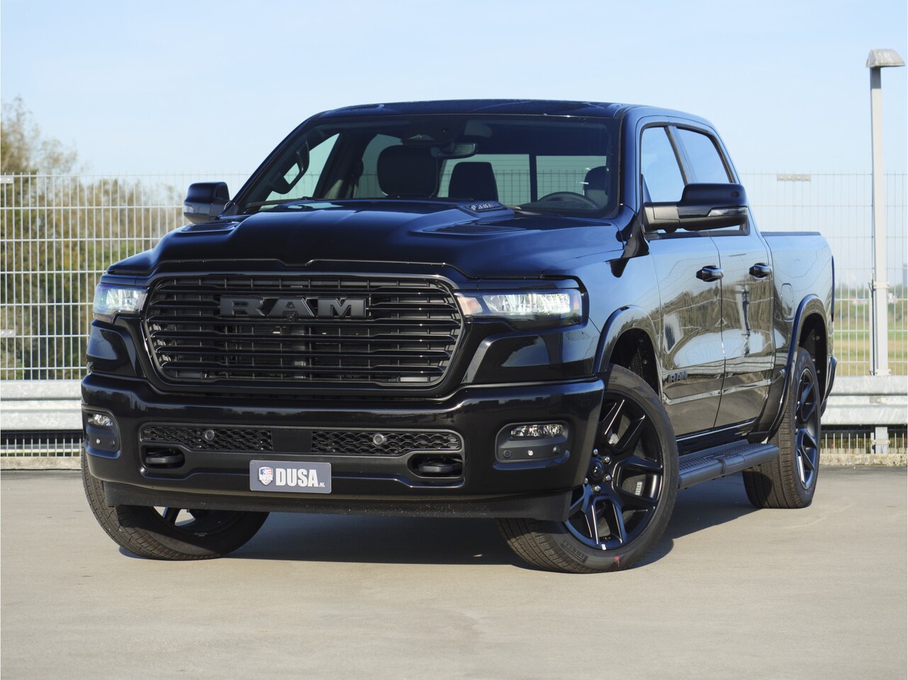 Dodge Ram 1500 - | Laramie | Night | 3.0L I6 Hurricane | Crew Cab | 4X4 | BPM-VRIJ | Panorama | 14,4-inch T - AutoWereld.nl