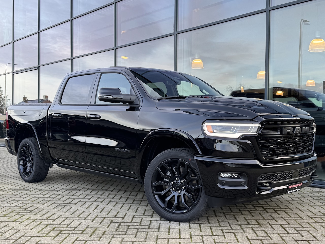 Dodge Ram 1500 - Limited Night 540 PK | RAMbox | Elektrisch bediendebare achterklep - AutoWereld.nl