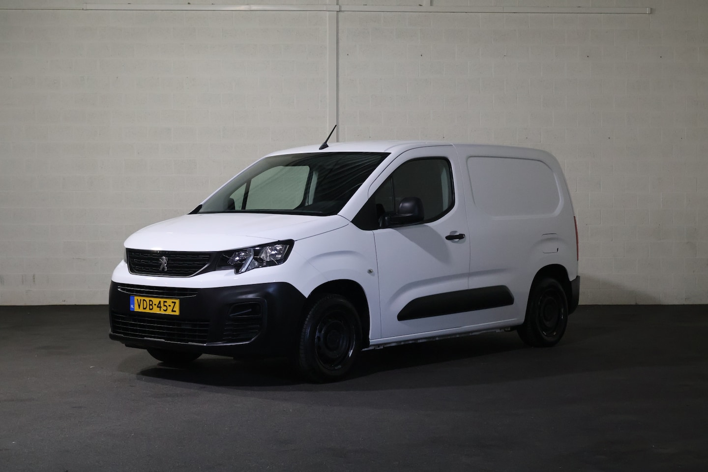 Peugeot Partner - 1.5 BlueHDI Pro Airco Trekhaak - AutoWereld.nl