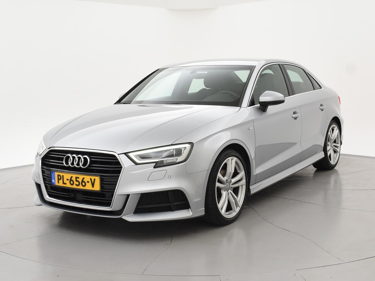 Audi A3 Limousine - 1.5 TFSI 150PK S-TRONIC S-LINE INTERIEUR+EXTERIEUR | ADAPTIVE CRUISE | CAMERA | S EDITION - AutoWereld.nl