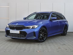 BMW 3-serie Touring - 320i M Sport Automaat / Panoramadak / Trekhaak / Sportstoelen / Achteruitrijcamera / M Spo
