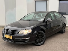 Volkswagen Passat - 2.0 FSI 150pk 6 bak Clima Cruise Nightpakket APK NAP