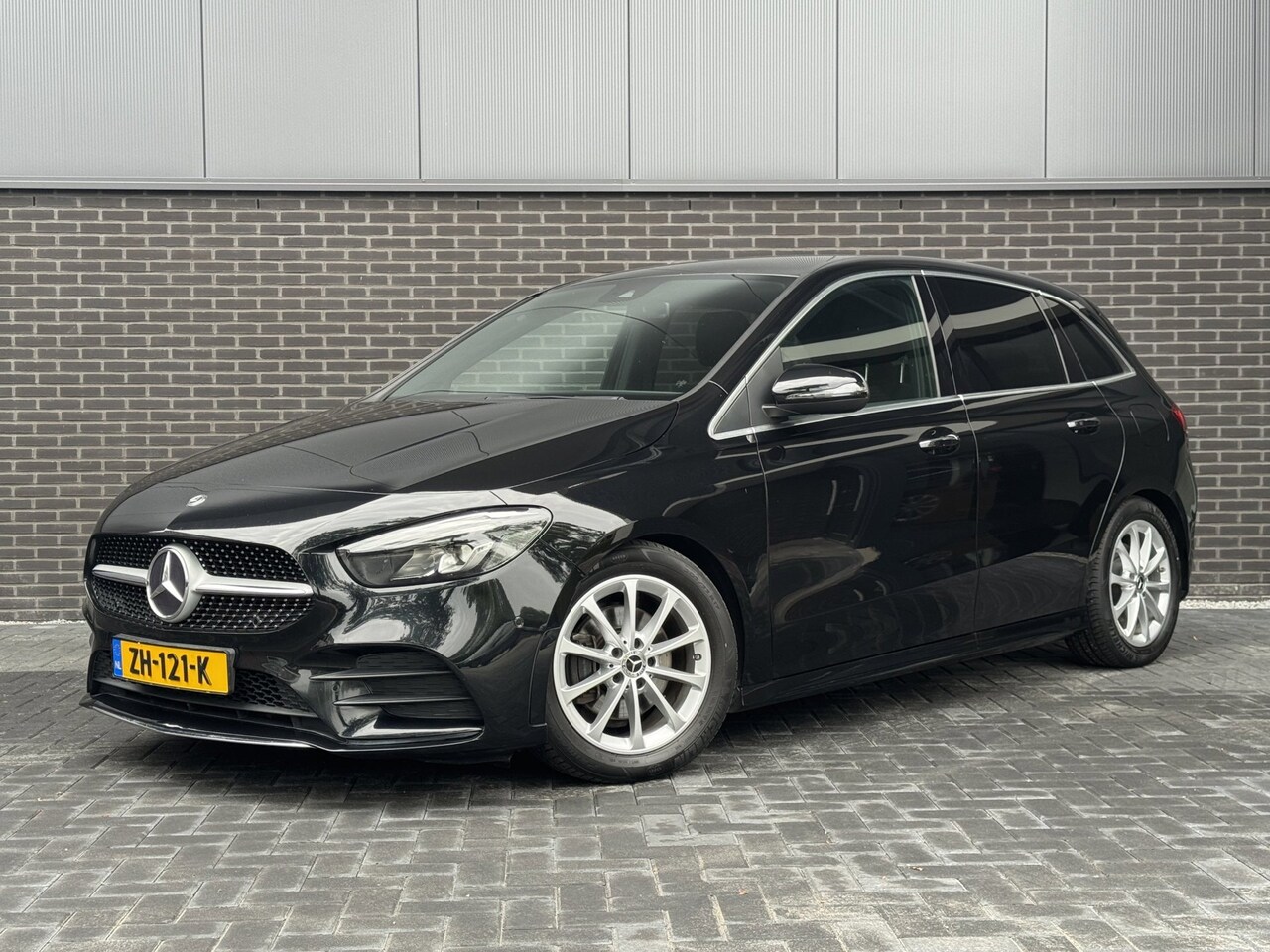 Mercedes-Benz B-klasse - 200 Premium | Automaat | Trekhaak | LED| Camera | Leer - AutoWereld.nl