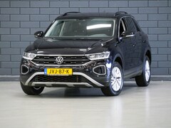Volkswagen T-Roc - 1.0 TSI 111PK Life | CARPLAY | PDC I STOELVERWARMING l