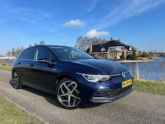 Volkswagen Golf - 1.5 eTSI R-Line Panoramadak / Automaat / Ergocomfortstoel