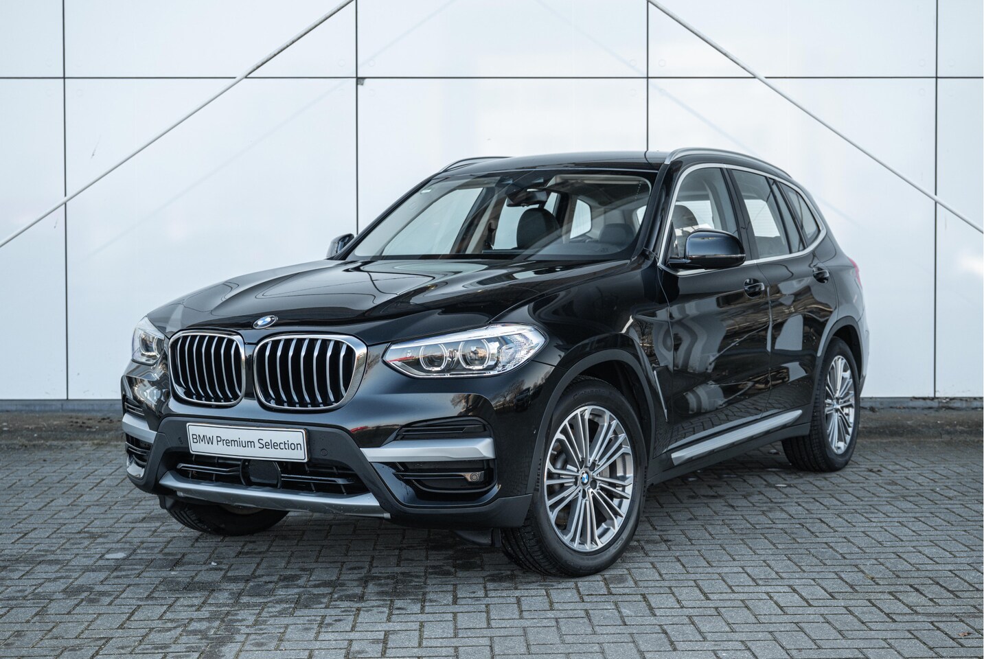 BMW X3 - xDrive30i High Executive xLine Automaat / Trekhaak / Sportstoelen / Comfort Access / LED / - AutoWereld.nl