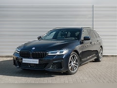 BMW 5-serie Touring - 530e High Executive M Sport Automaat / Sportstoelen / Laserlight / Achteruitrijcamera / He