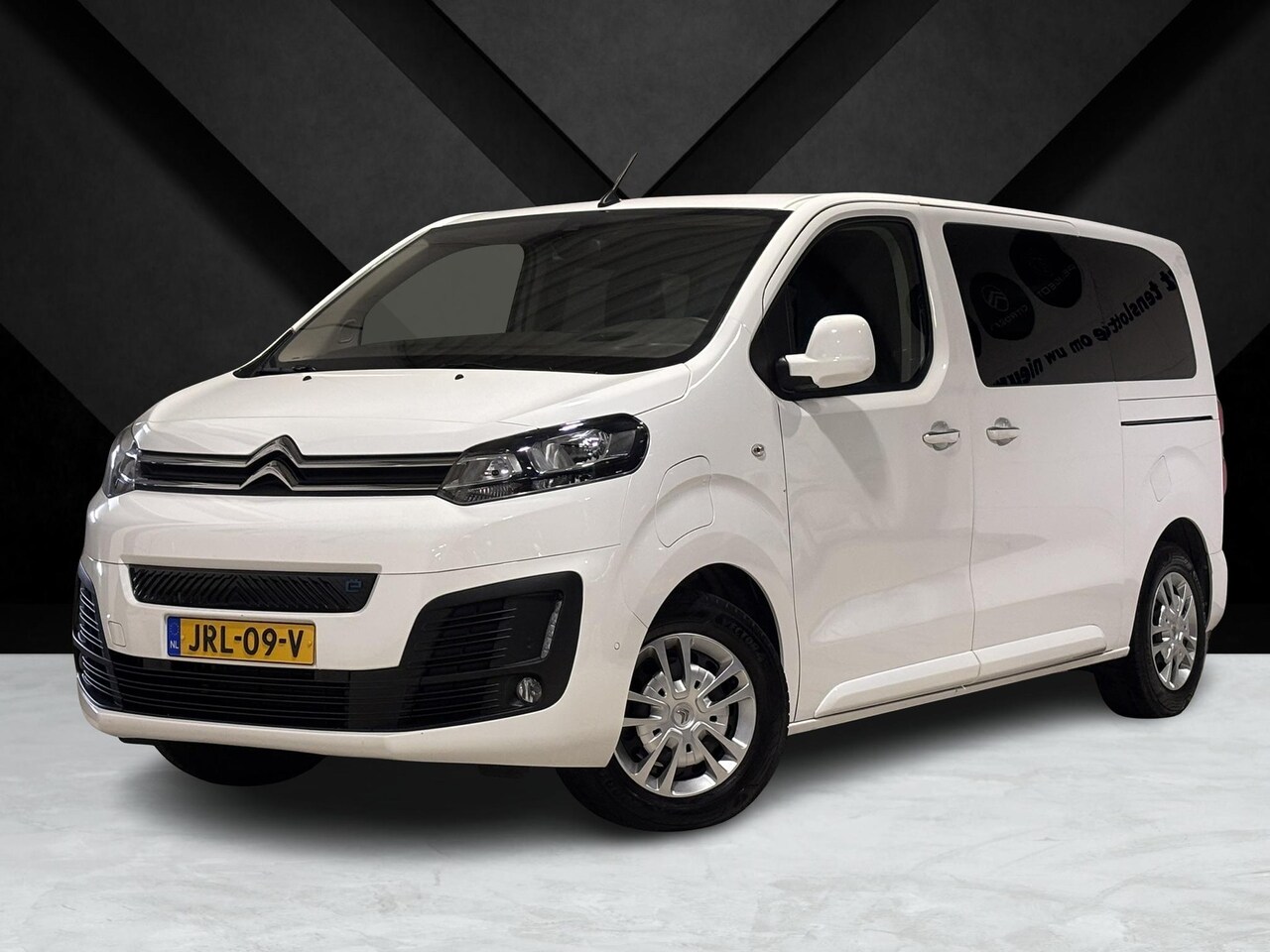 Peugeot e-Traveller - Expert L2 Business Active Pack EV 50kWh 136pk | 8-PERSOONS | NAVI | CAMERA | DODEHOEKBEW. - AutoWereld.nl