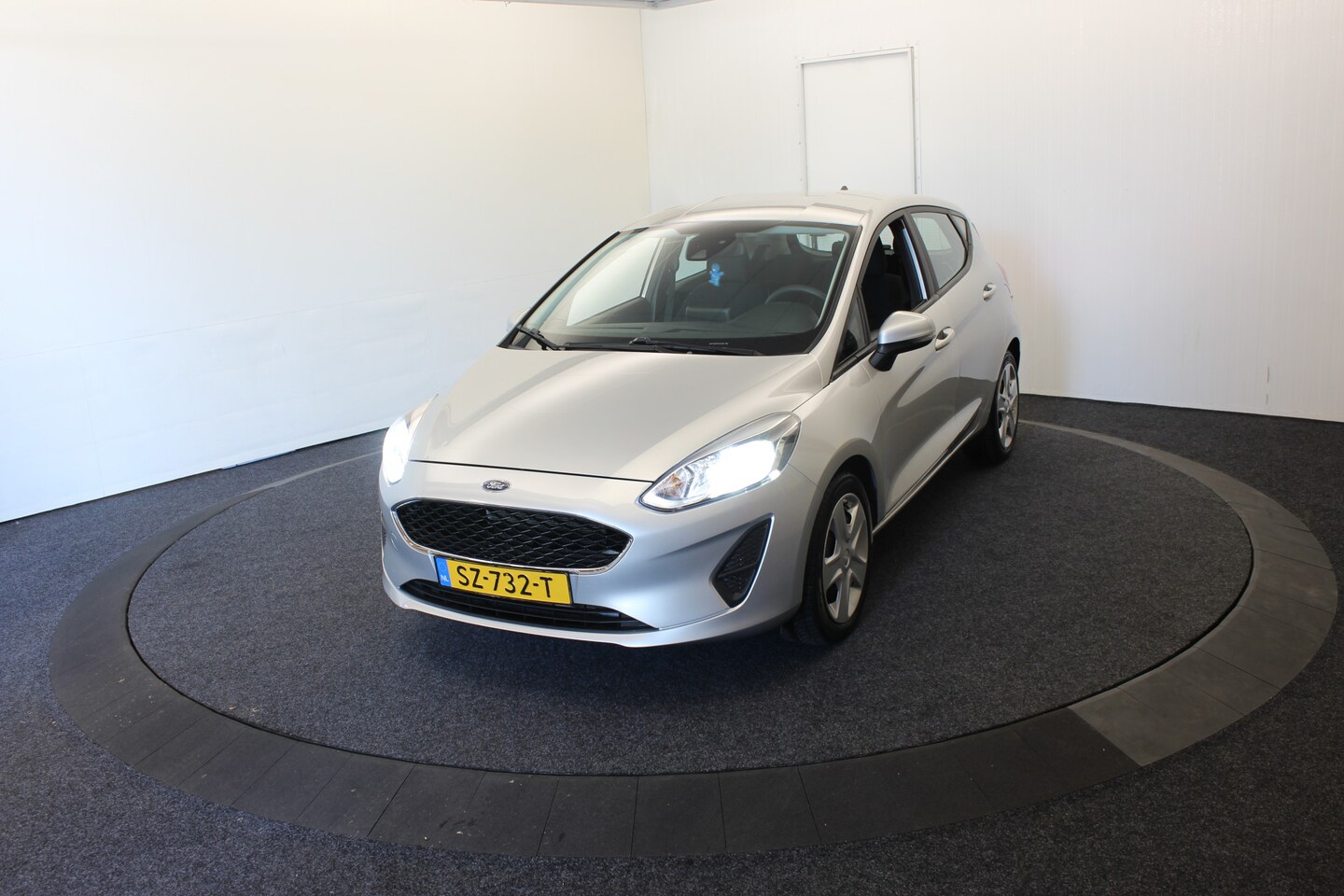 Ford Fiesta - 1.1 Trend 86PK Airco Cruise Contr Navigatie 5 Deurs Nette Auto - AutoWereld.nl
