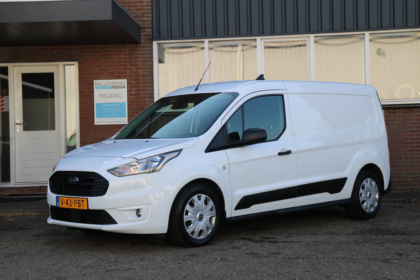 Ford Transit Connect - 1.5 EcoBlue 120PK L2 Trend / Camera / Sync 3 / Stoel verwarming - AutoWereld.nl