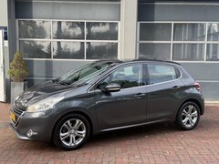 Peugeot 208 - 1.2 VTi Allure km 130.000 Bj 2014 Navi, 16Inch, Clima, Cv Dealer onderhouden