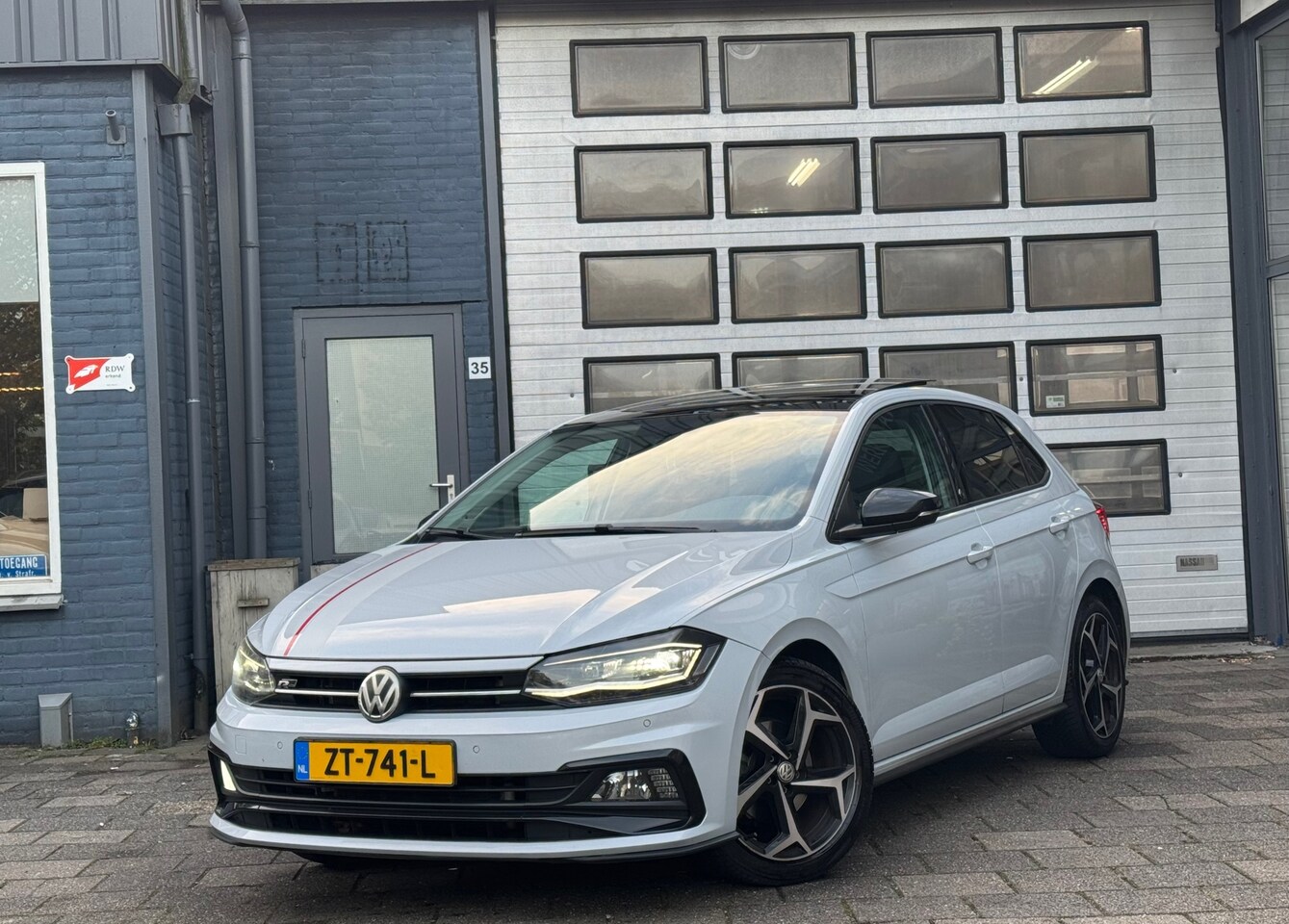 Volkswagen Polo - 1.0 TSI Highline | L.E.D | Pano | Carplay | DSG | Beats - AutoWereld.nl
