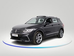 Volkswagen Tiguan - 1.4 TSI eHybrid R-Line Business+ 245 pk Automaat (DSG) | Navigatie | Panoramadak | Trekhaa