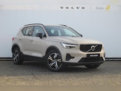 Volvo XC40 - B3 177PK Automaat Plus Dark / Trekhaak / Navigatie / Adaptive Cruise / BLIS/ Harman Kardon