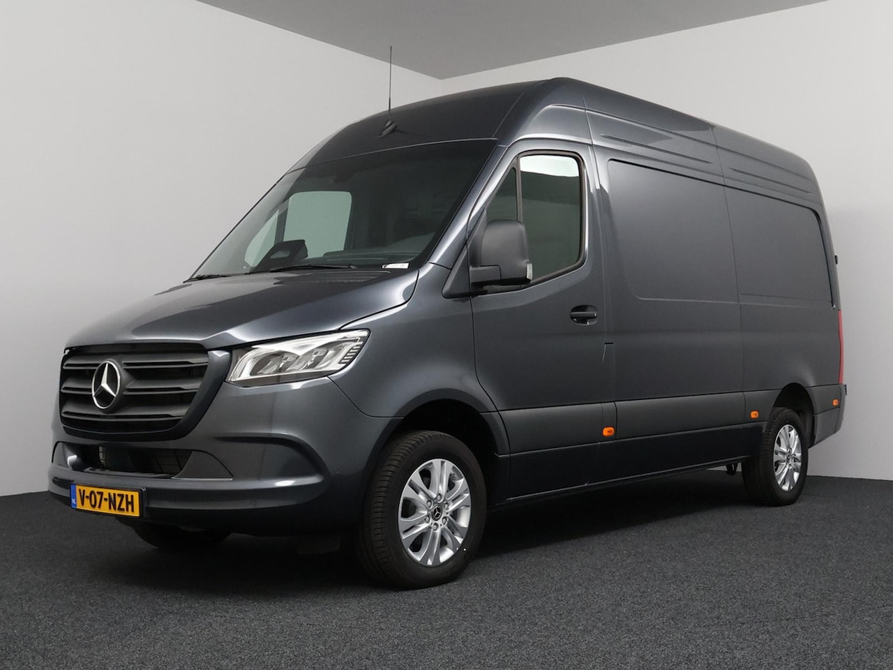 Mercedes-Benz Sprinter - 319 1.9 CDI L2H2 Pro 3.5T Trekgewicht | ACC | Navigatie | Camera! - AutoWereld.nl
