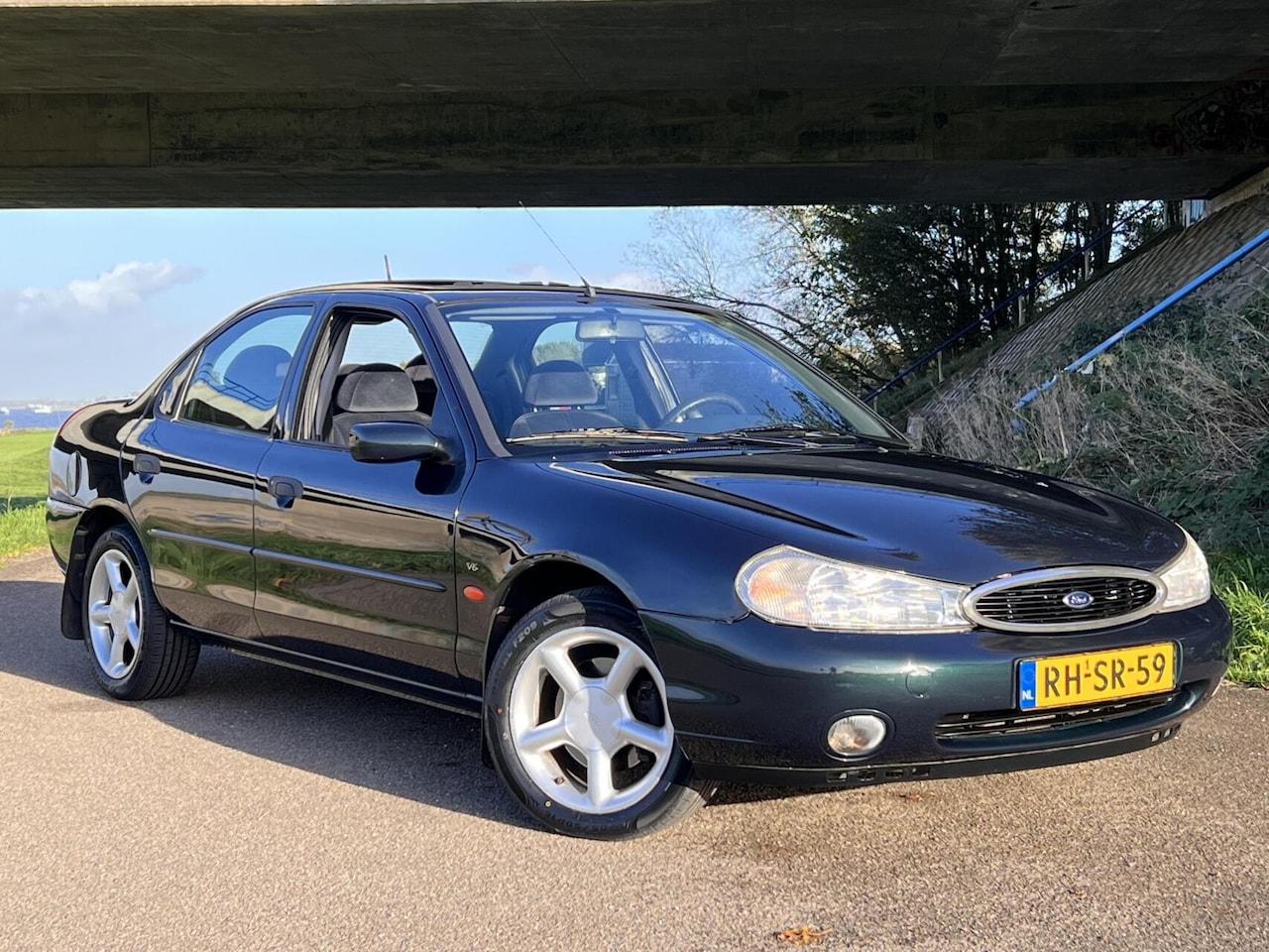 ford-mondeo-2-5-24v-v6-ghia-cosworth-lmv-schuifdak-org-nl.jpg
