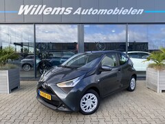 Toyota Aygo - 1.0 VVT-i x-play App Connect, Airco & Camera