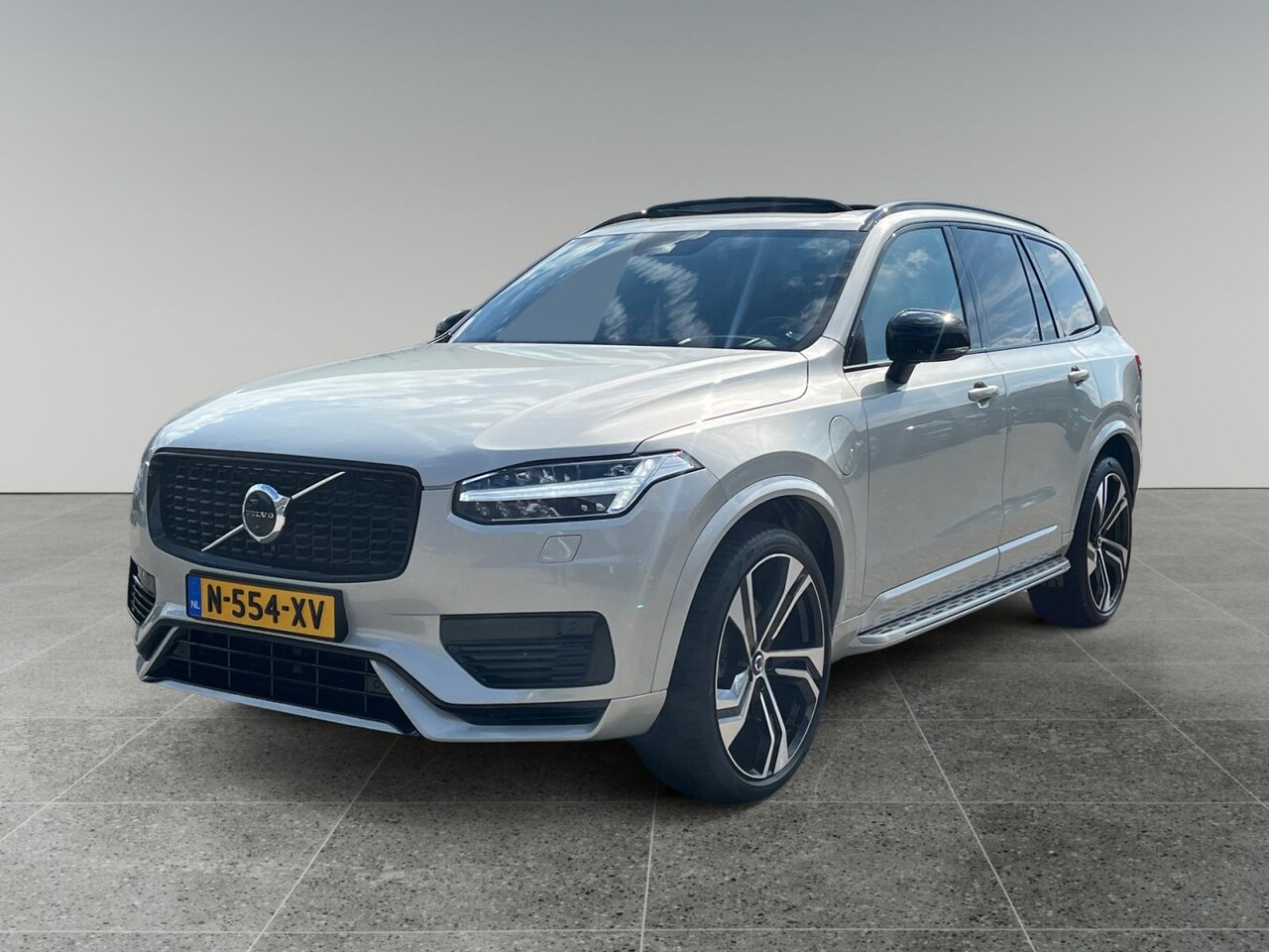 Volvo XC90 - 2.0 T8 Recharge AWD R-Design | Luchtvering | Trekhaak - AutoWereld.nl