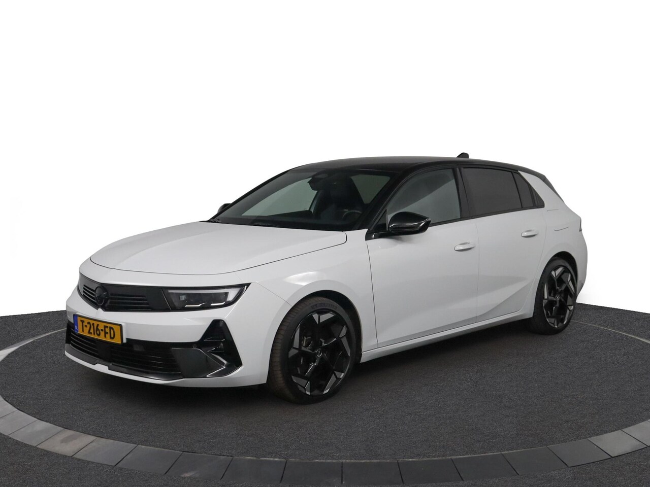 Opel Astra - 1.6 Turbo Plug In Hybrid GSe |NAP |Stoel & Stuurverwarming - AutoWereld.nl