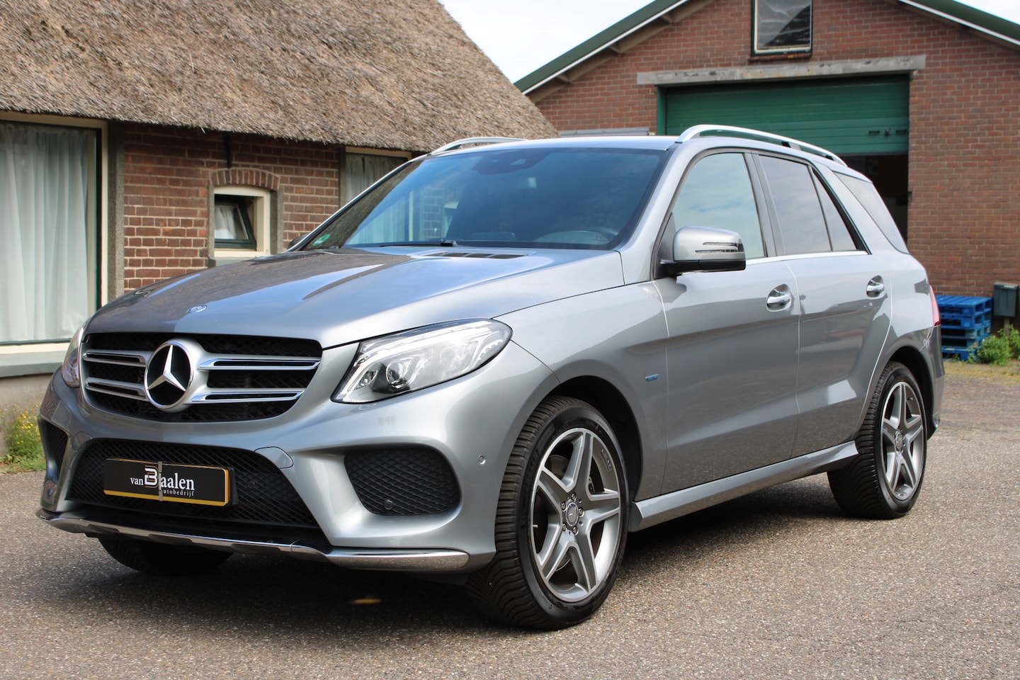 Mercedes-Benz GLE-Klasse - 500 e 4MATIC AMG Sport Edition LEER COMAND NAVI 143000KM!!! - AutoWereld.nl
